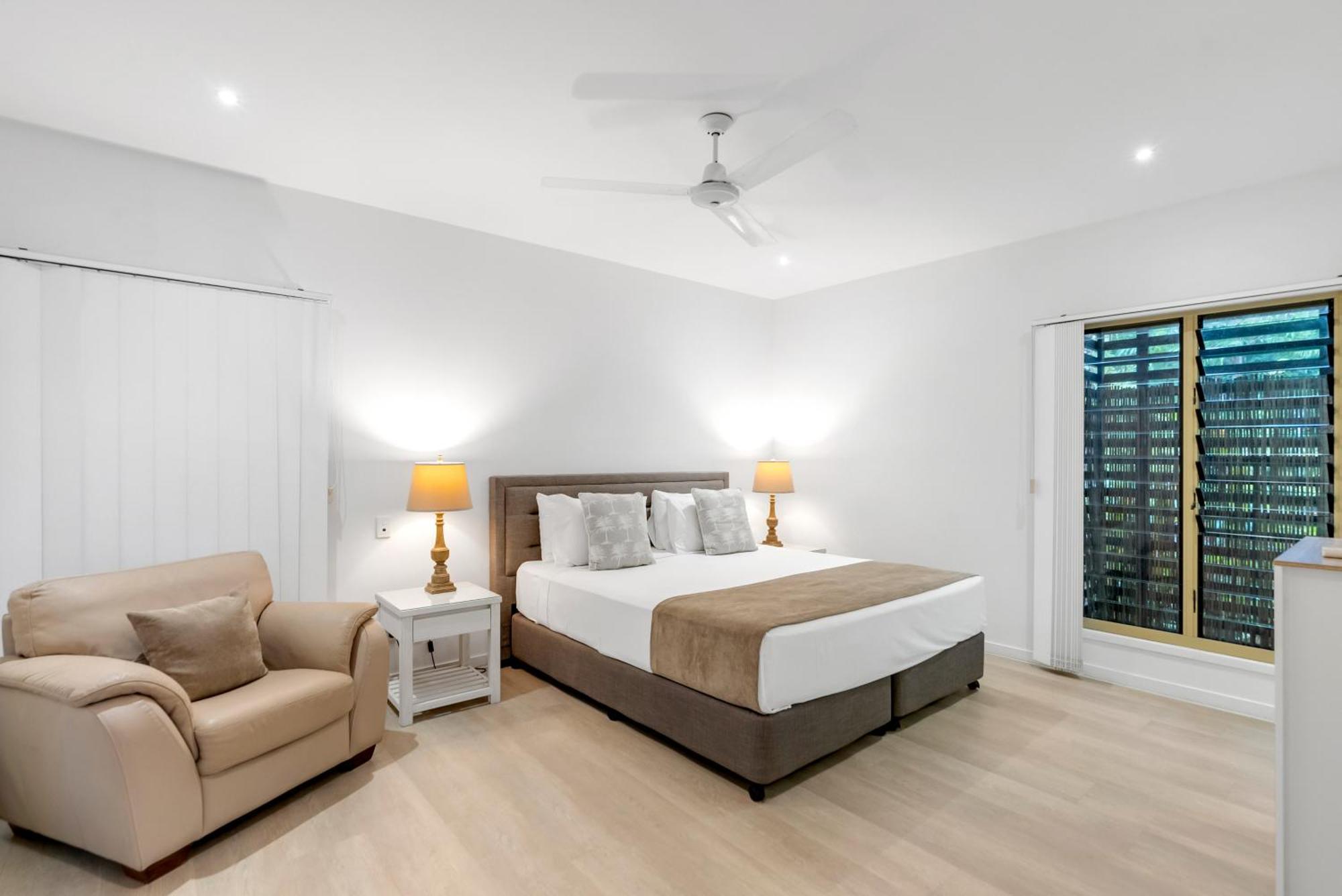 Sanctuary Palm Cove Aparthotel Exterior photo