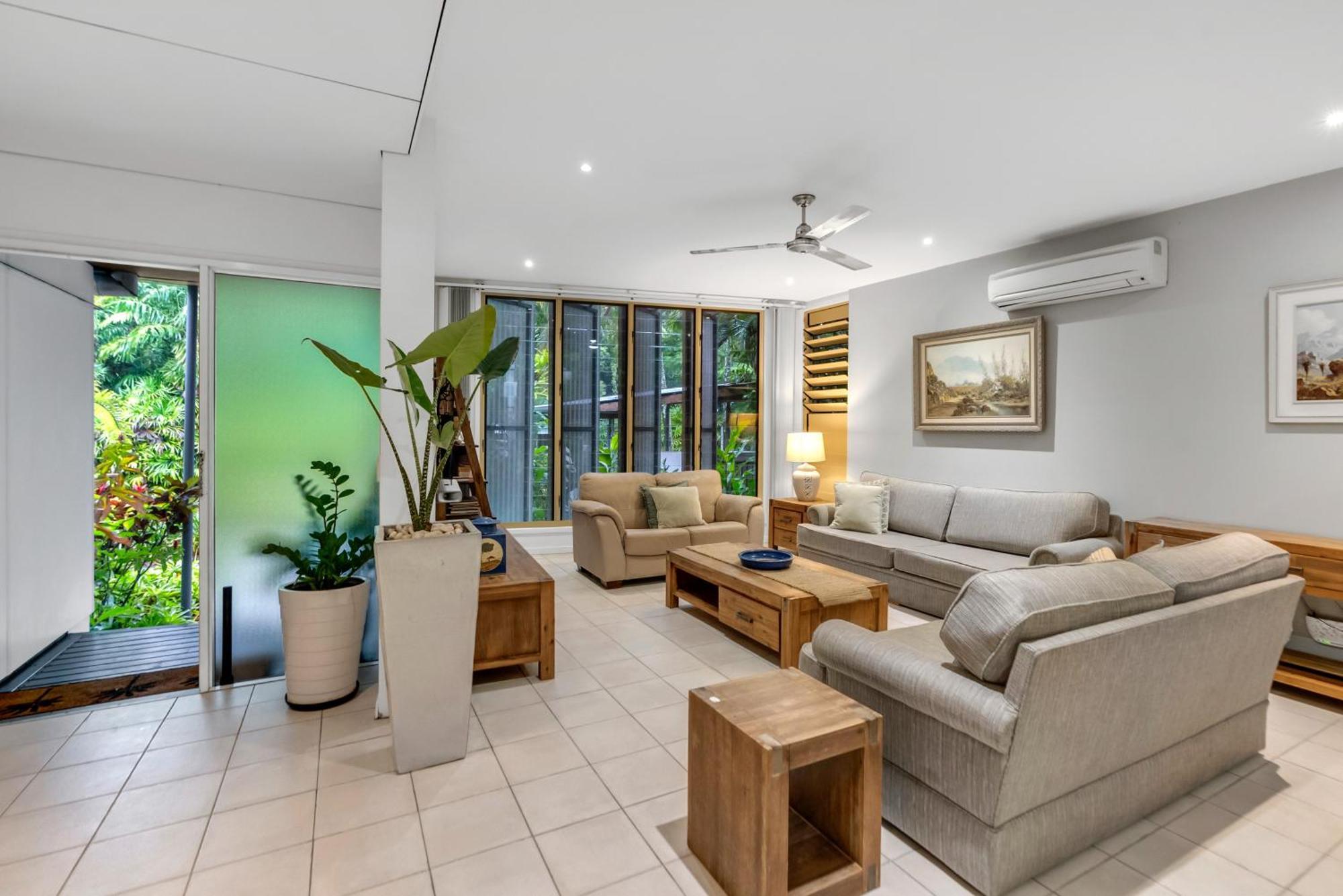Sanctuary Palm Cove Aparthotel Exterior photo