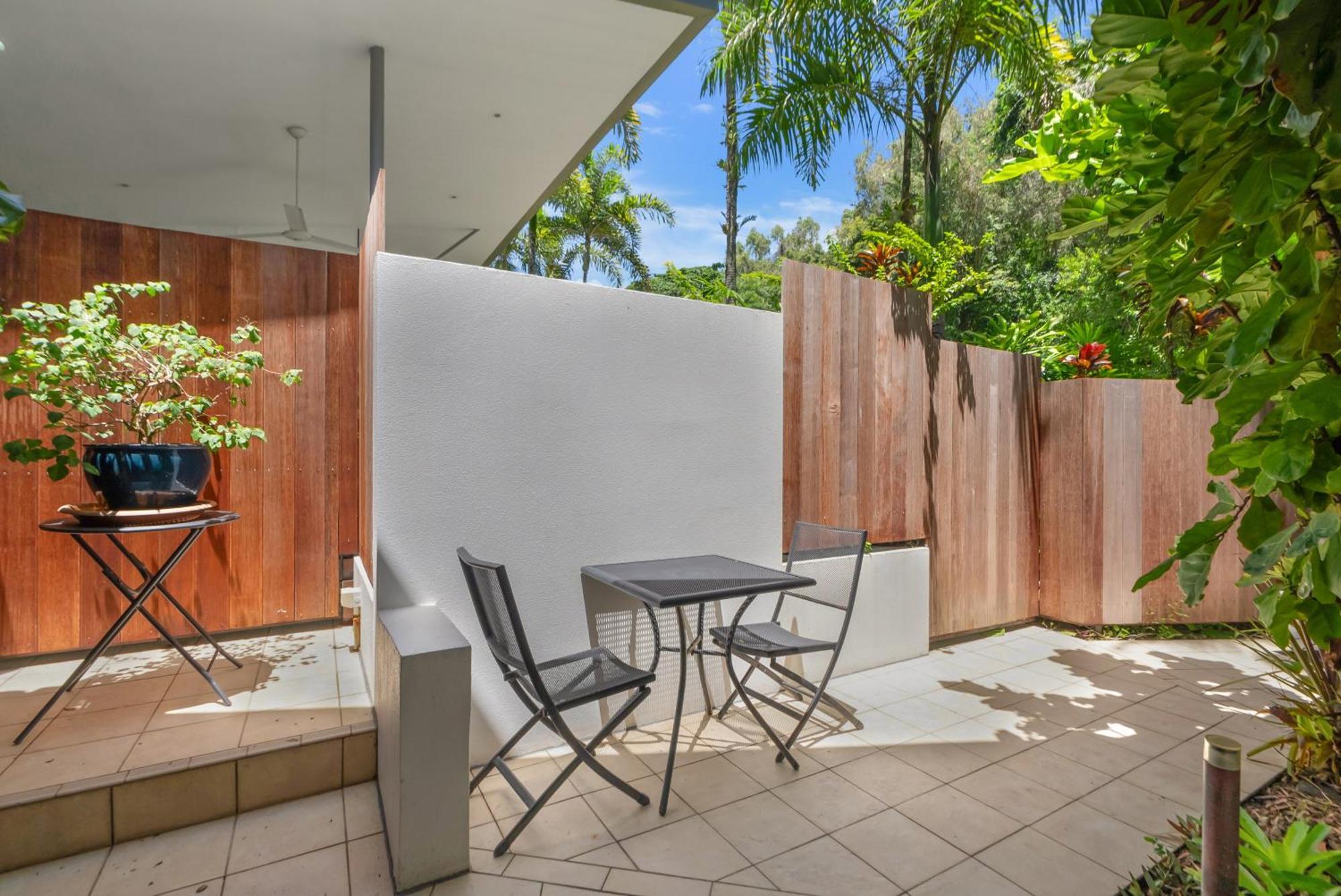 Sanctuary Palm Cove Aparthotel Exterior photo