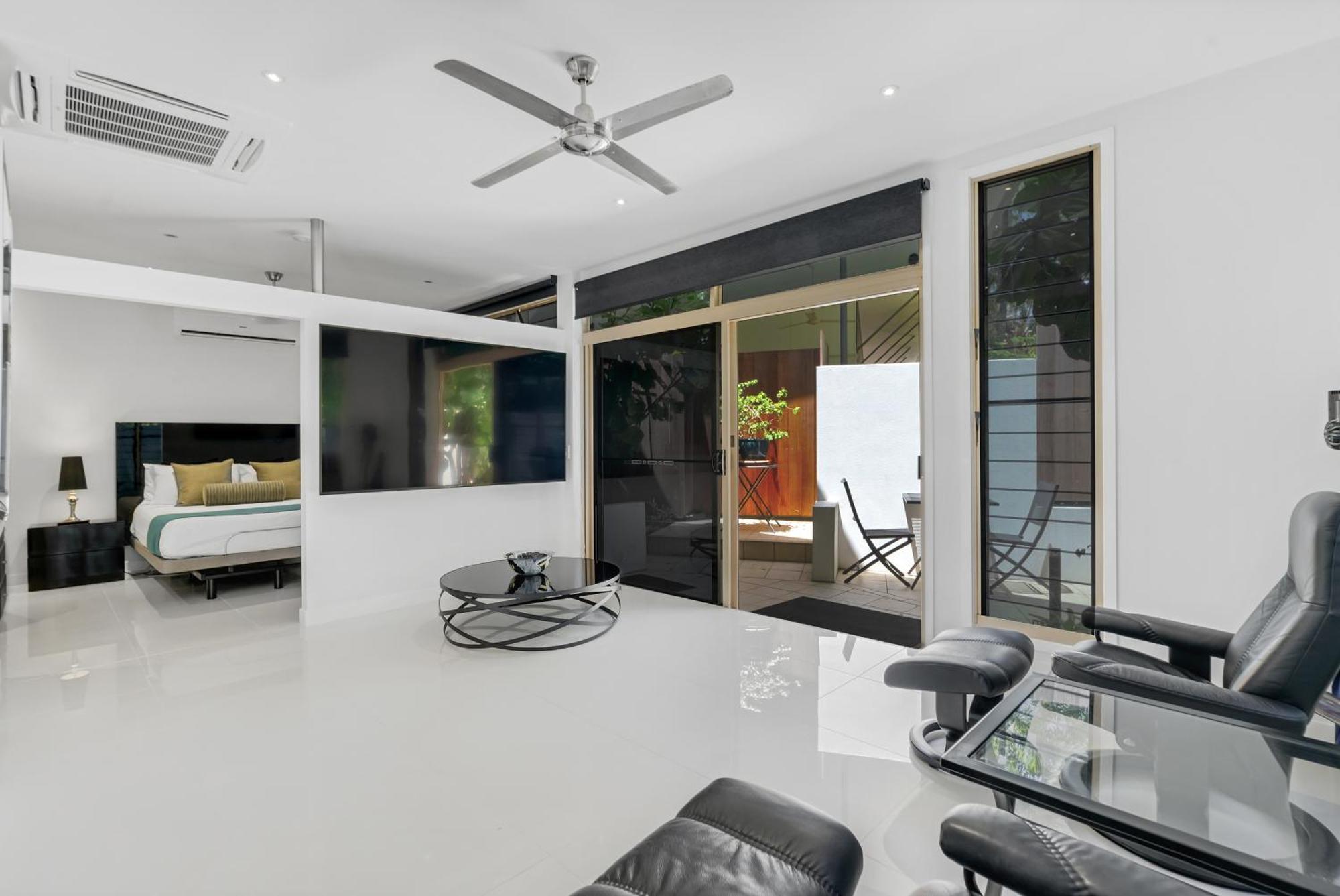 Sanctuary Palm Cove Aparthotel Exterior photo