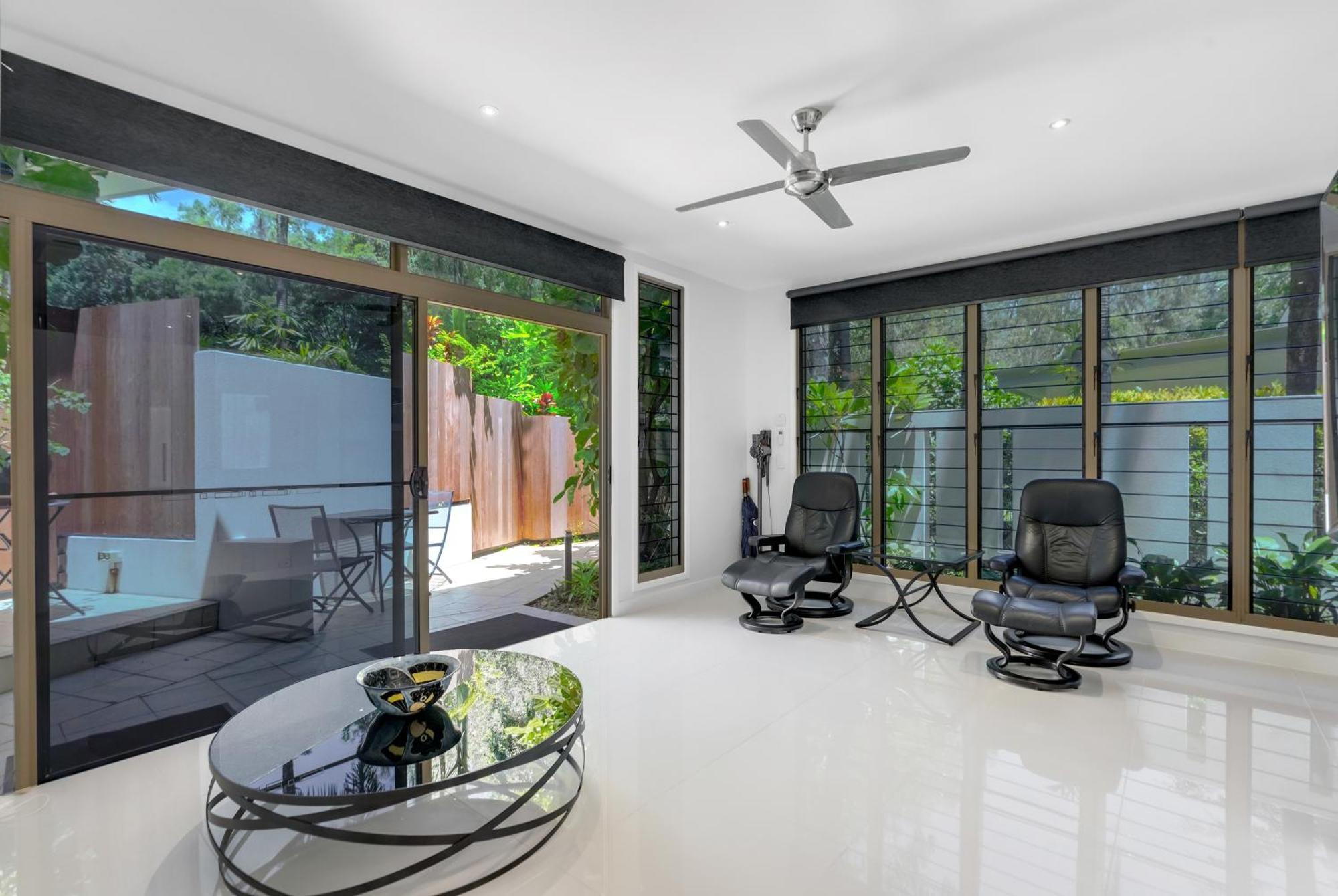 Sanctuary Palm Cove Aparthotel Exterior photo