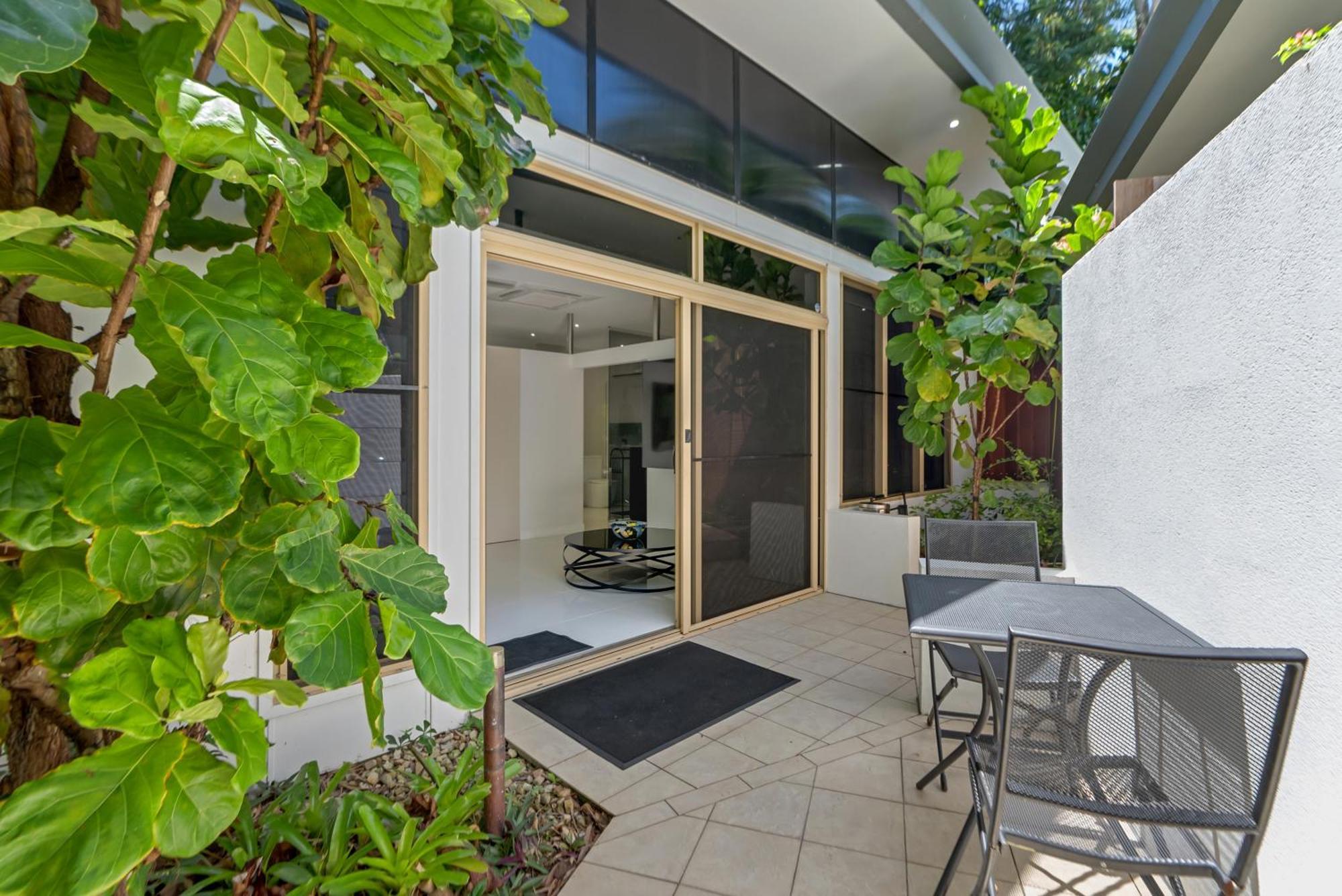 Sanctuary Palm Cove Aparthotel Exterior photo